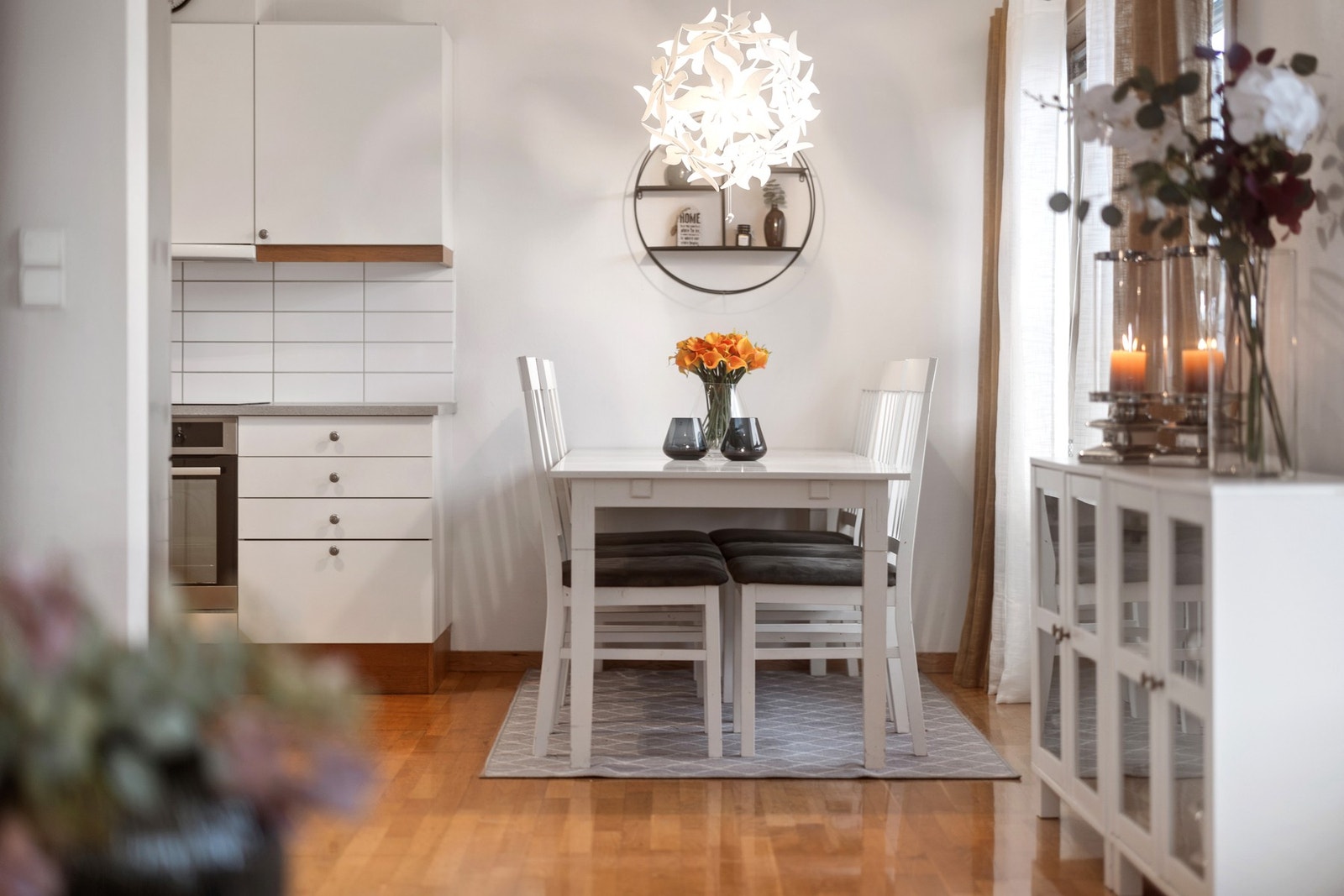 God plass for spisestue Galleribilde