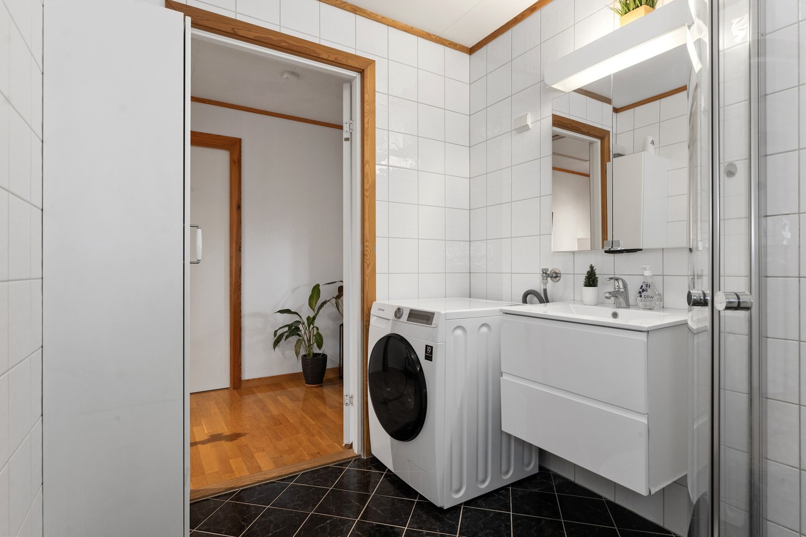 Plass og opplegg for vaskemaskin Galleribilde