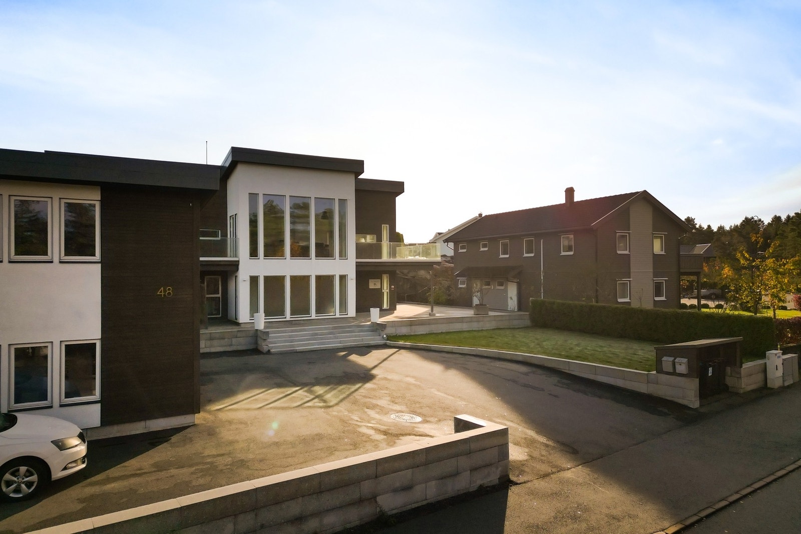 Boligen selges med godkjent leilighet for utleie og en hybel. Galleribilde