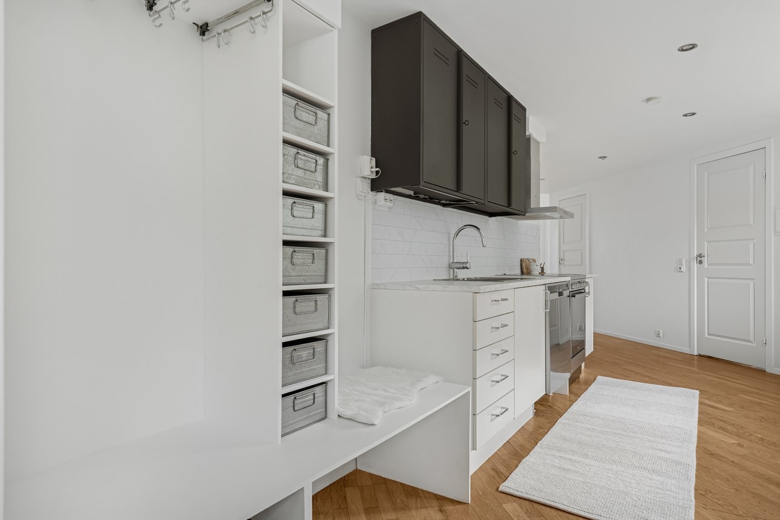 Entrè/kjøkken måler 14 kvm. Galleribilde