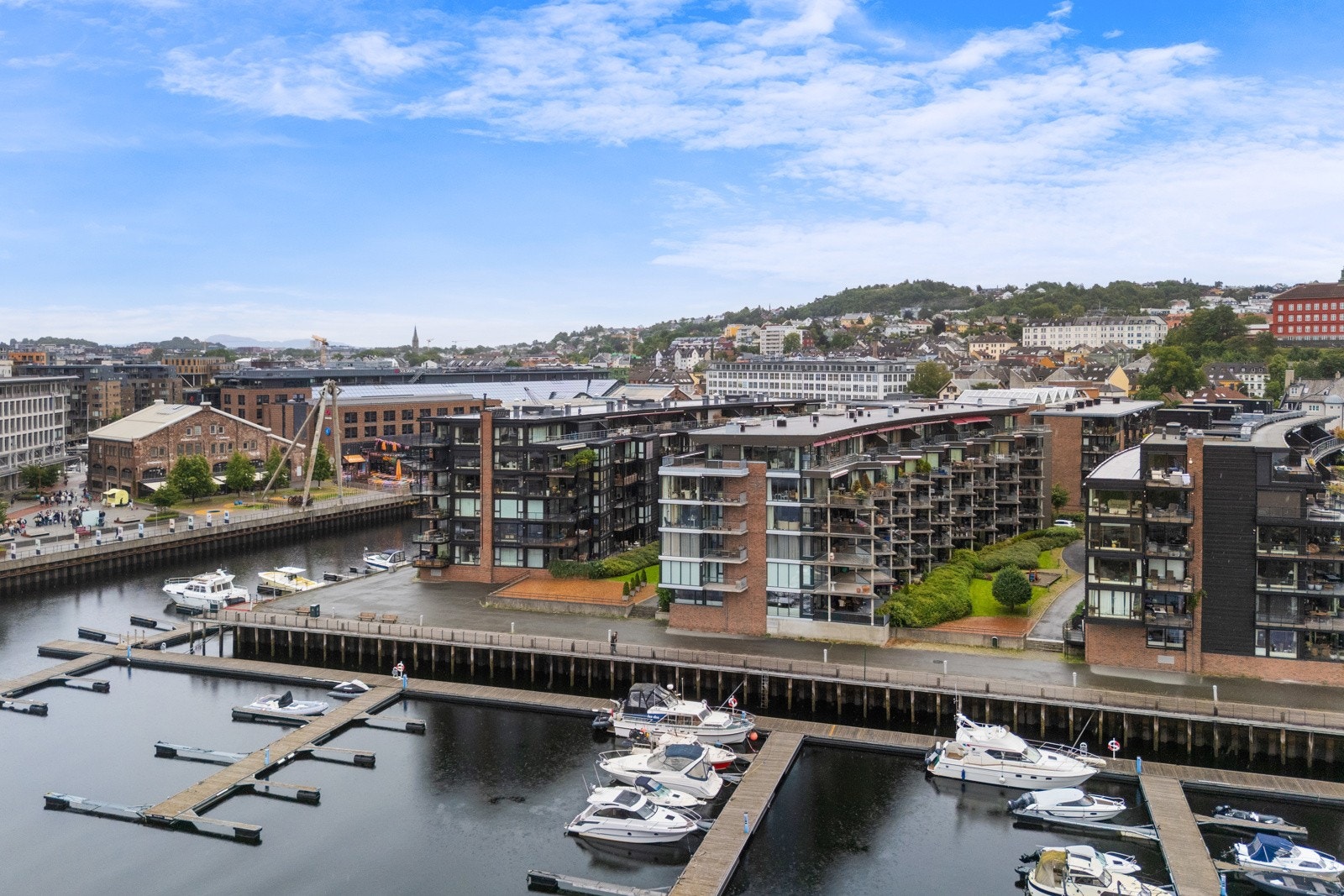 Sameiet Dokkgata 4 består av totalt 45 boligseksjoner og har fine felles uteområder som kan disponeres fritt av beboerne. Galleribilde