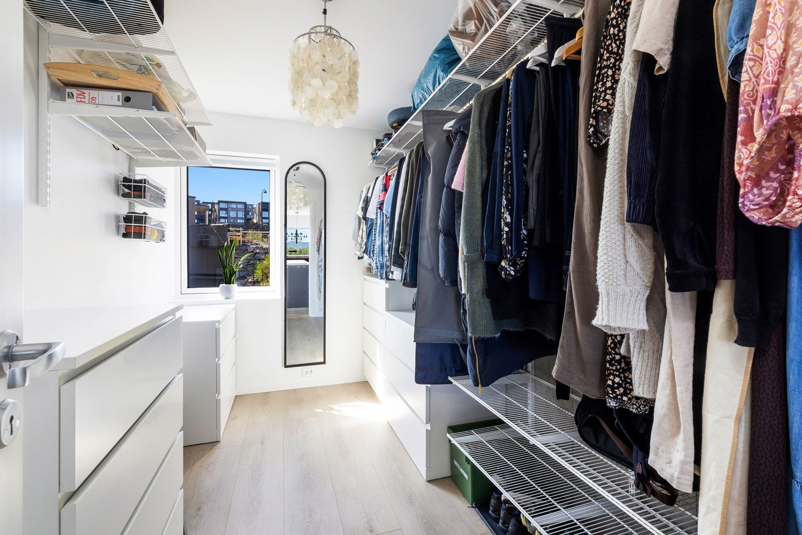 Soverom III. Brukes idag som walk-in garderobe Galleribilde