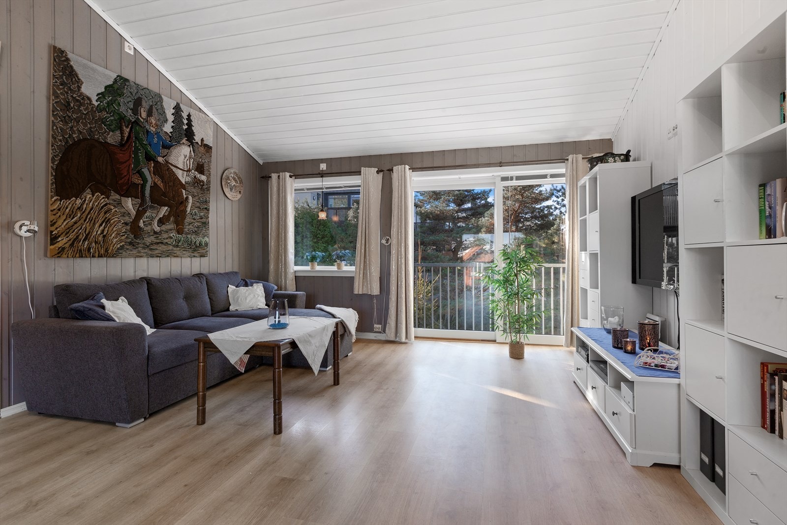 Stue 2. etasje har fransk balkong på begge sider Galleribilde