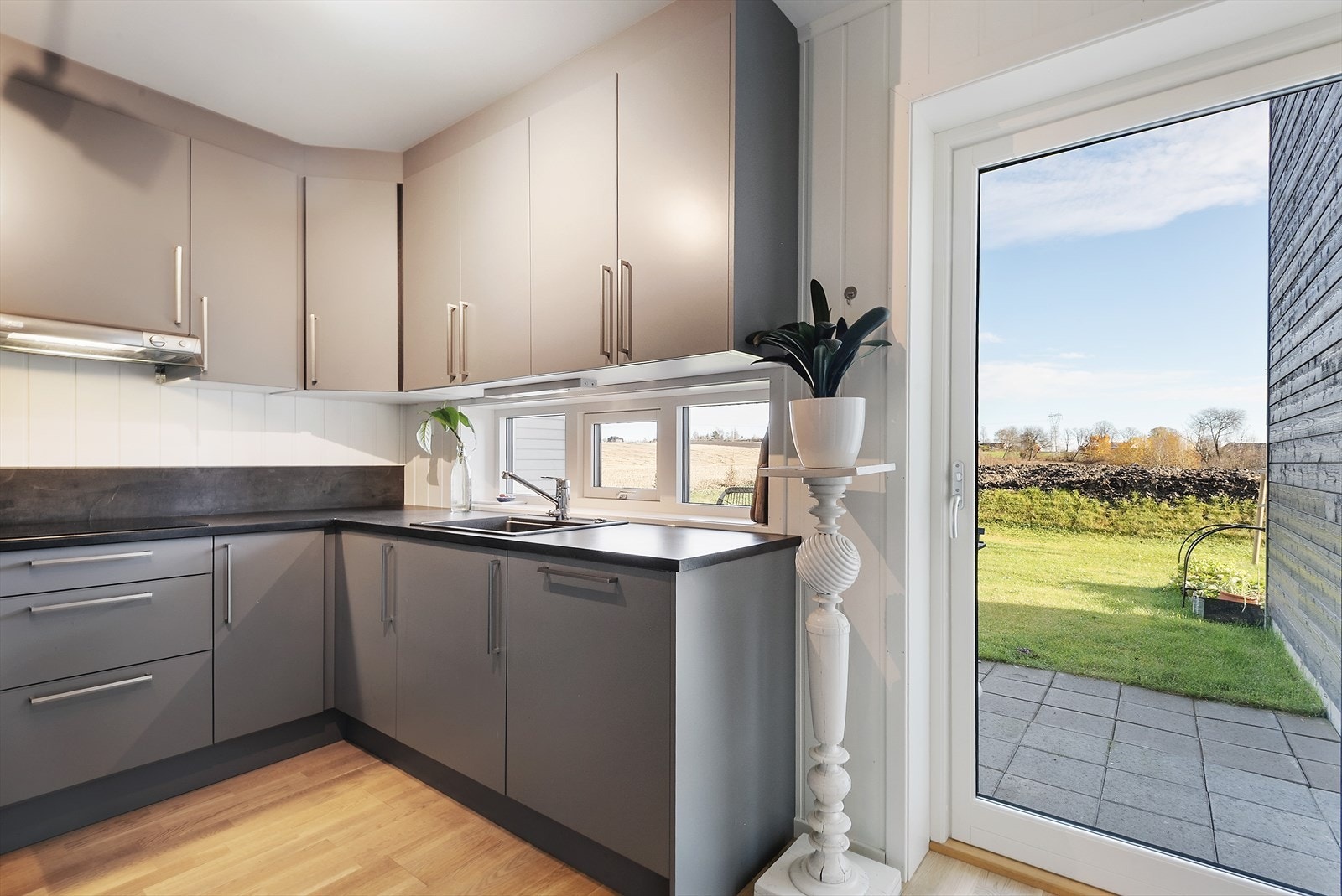 Egen utgang fra kjøkkenet. Galleribilde