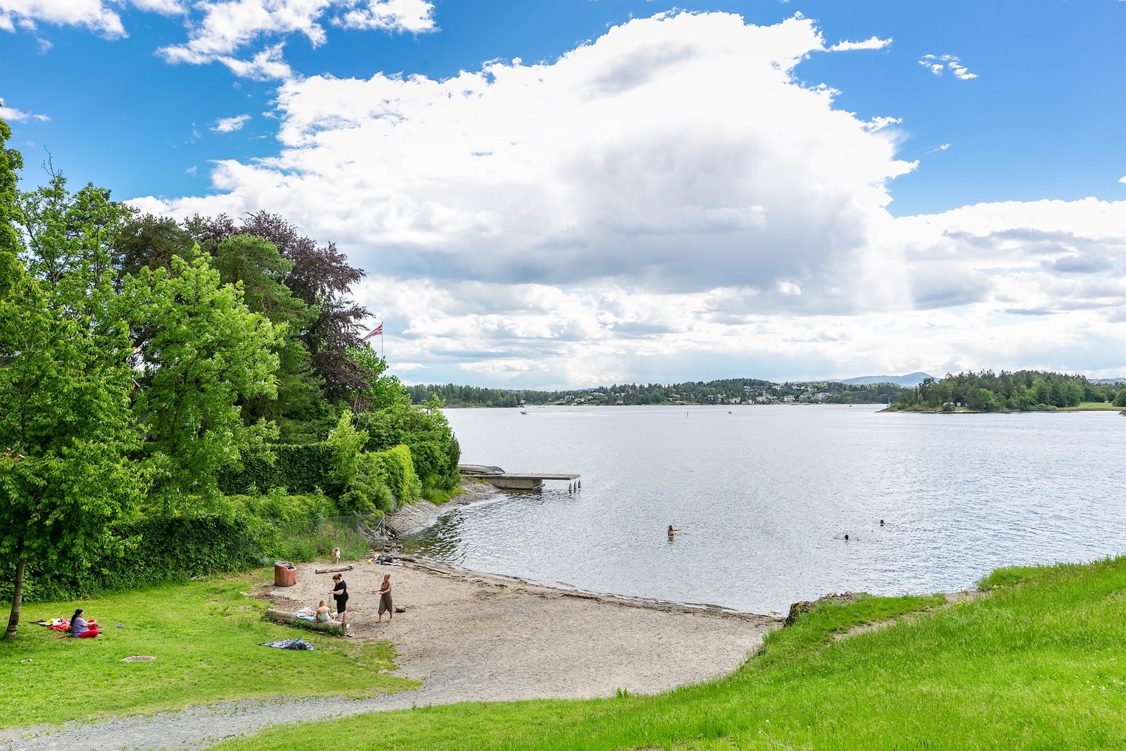 Badeplasser innen gangavstand. Galleribilde