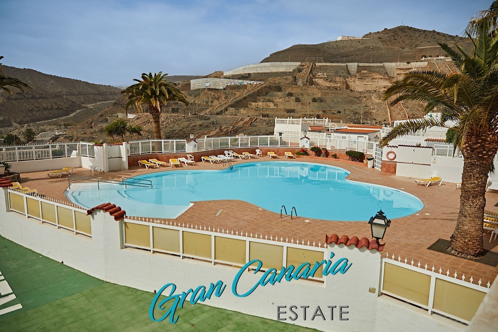 Det største av 3 bassengområder ligger nært rekkehusleiligheten Galleribilde