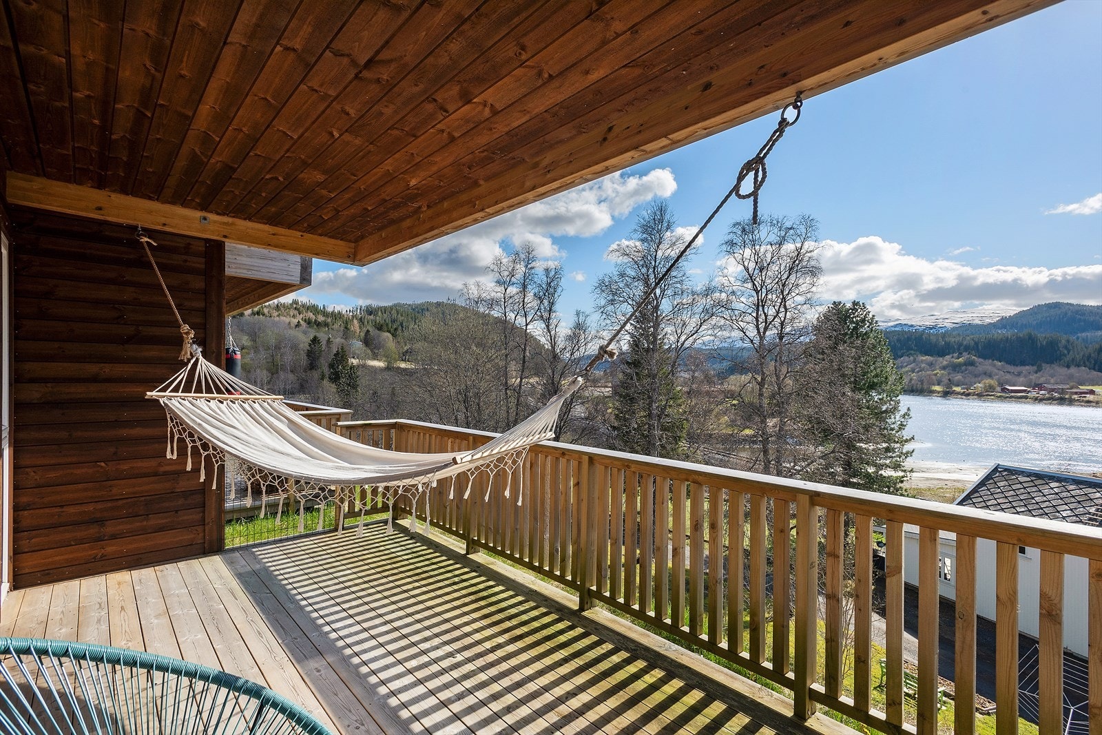 Terrasse på ca. 12 m2 med utgang fra soverom. Galleribilde