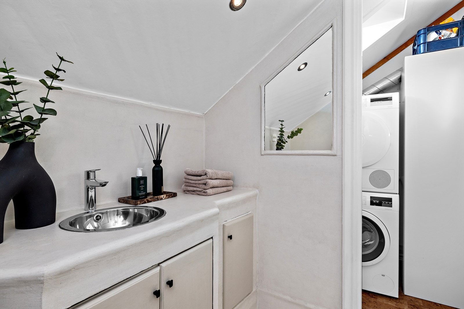 Innenfor badet er det bod/vaskerom. Galleribilde