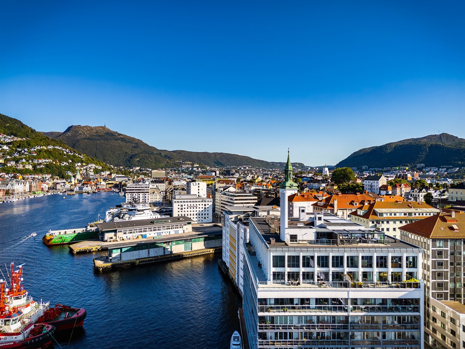 - Leiligheten ligger i byggets 7.etasje. Bygget går over 9 stk. etasjer. Bygget opprinnelig i 1951, rehabilitert i 2005 og 2016 -