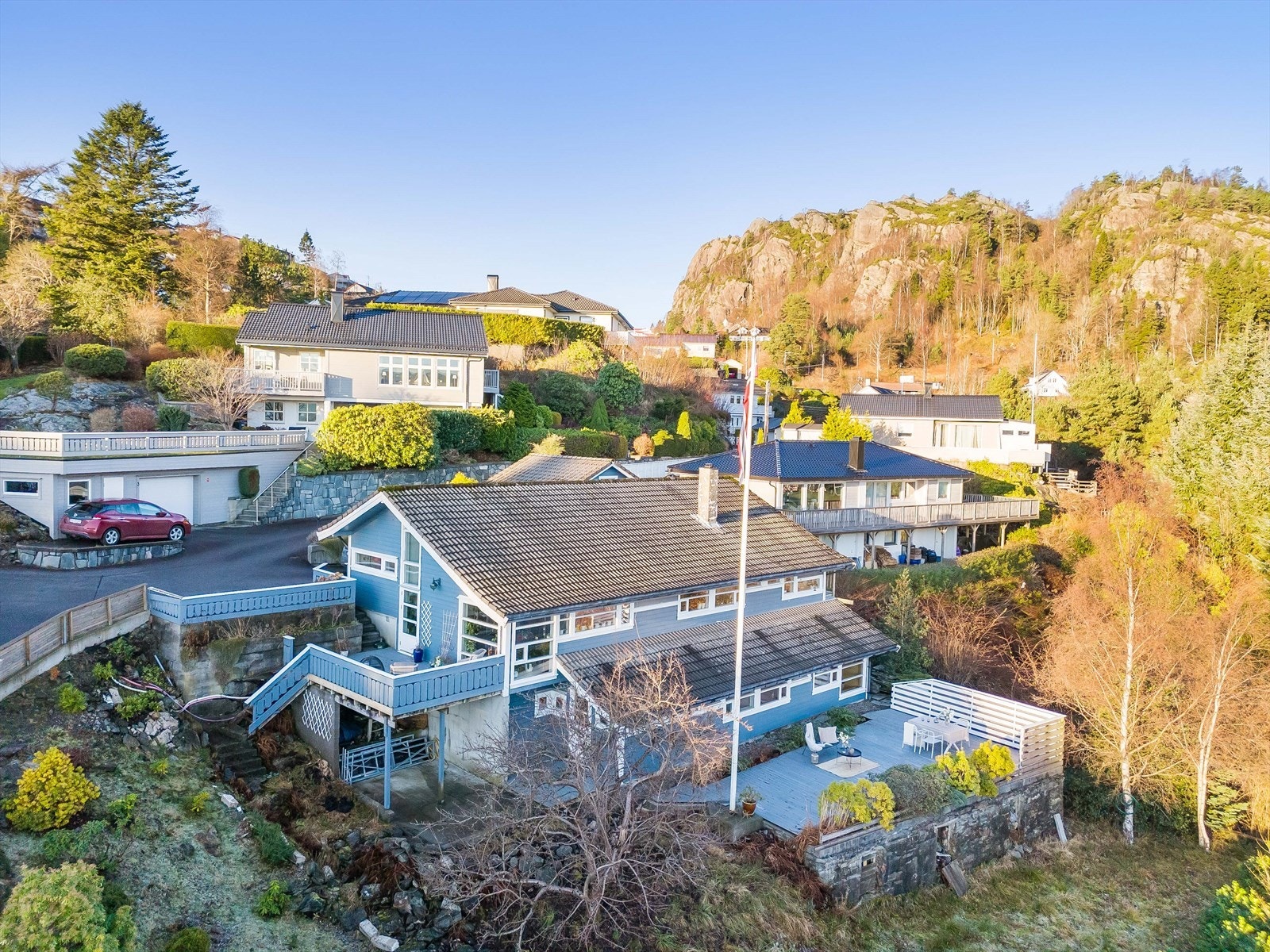 En stor og innholdsrik bolig med en særdeles sentral beliggenhet. Galleribilde