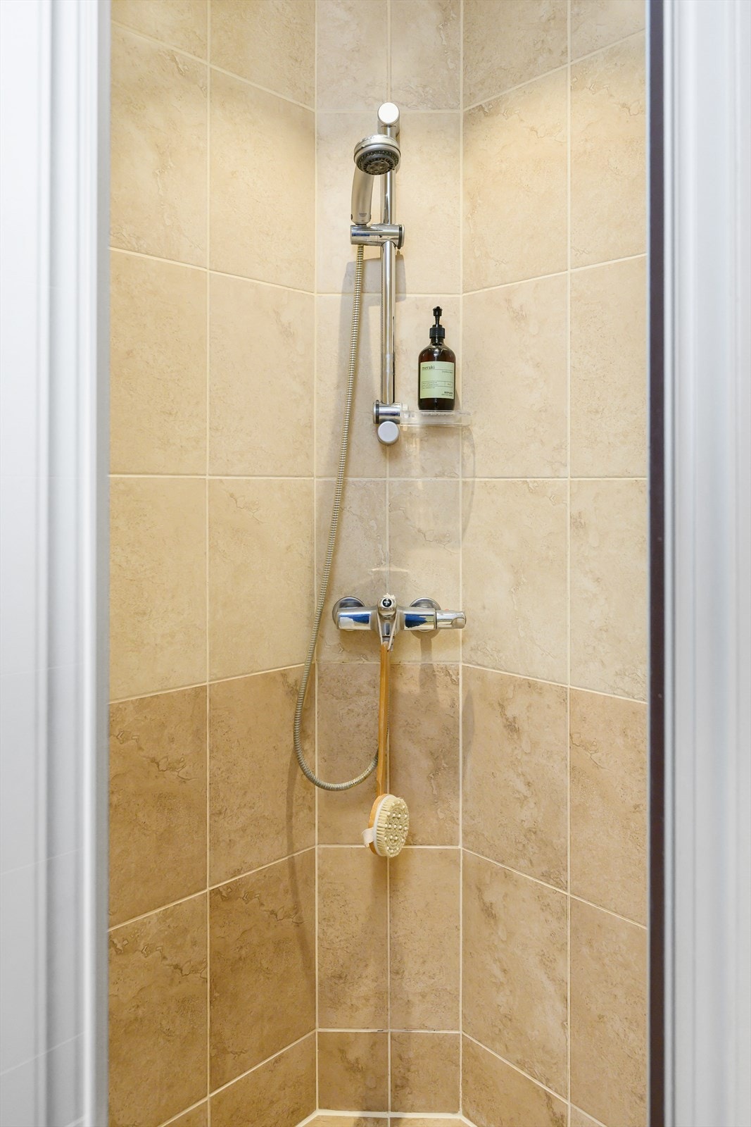 Dusjrom. Galleribilde