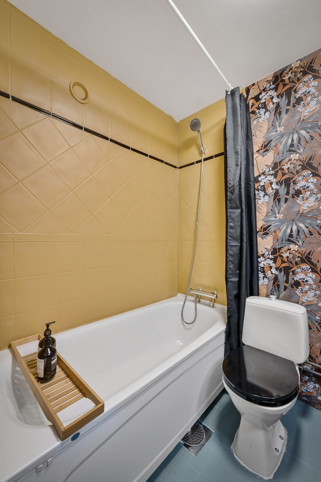 Baderom med badekar Galleribilde