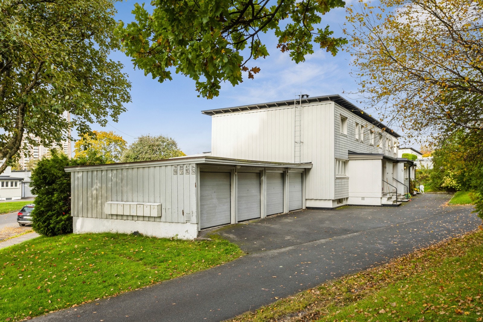 Enderekkehus med tilførende garasje. Galleribilde