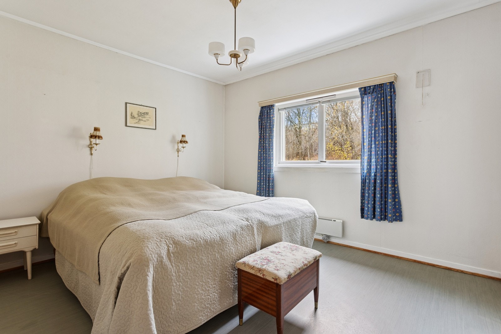 Det er 3 soverom som ligger i 2. etg. Galleribilde