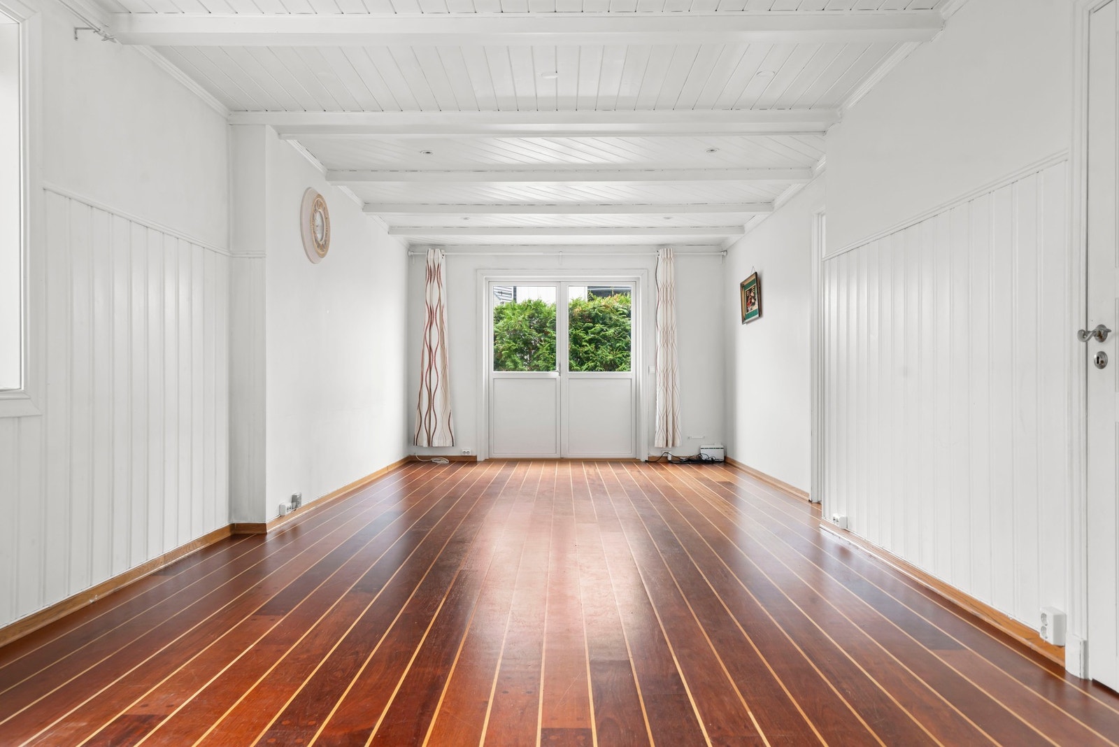 Fra stuen har du adkomst til luftig terrasse. Galleribilde