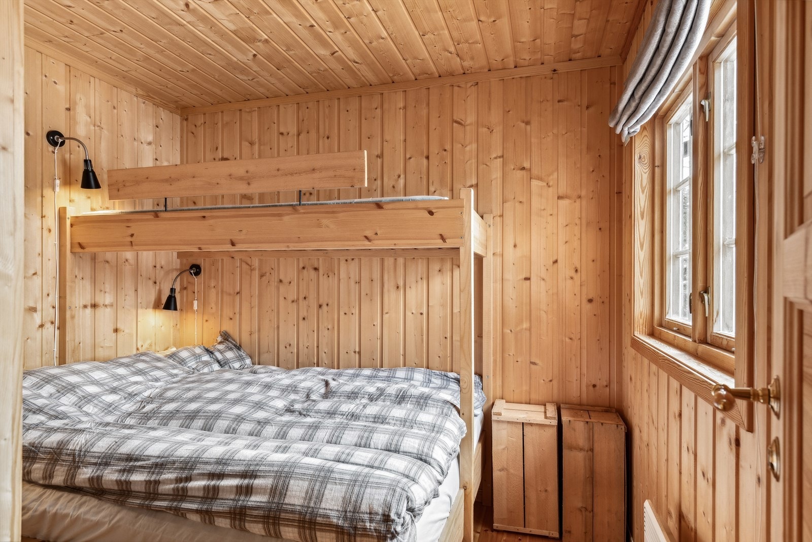 Soverom 1 har overraskende god plass Galleribilde