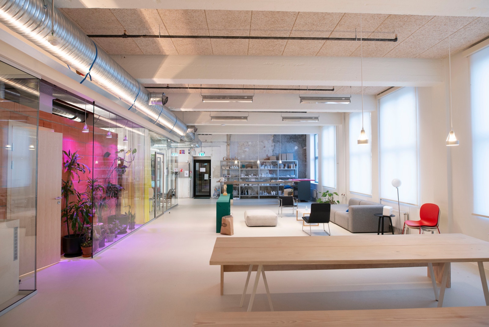 Bygget er fult utleid til kreative bedrifter som holder til i 2. og 3. etasje. Galleribilde