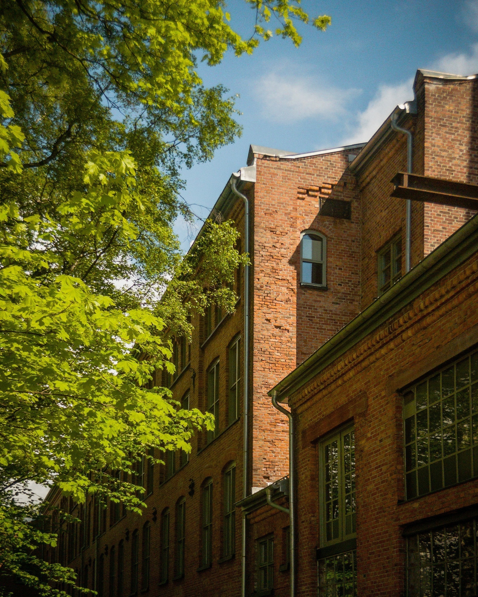 Teglsteinsbygget er vernet og i renovasjonsprosessen er det lagt stor vekt på å bevare byggets sjel. Galleribilde