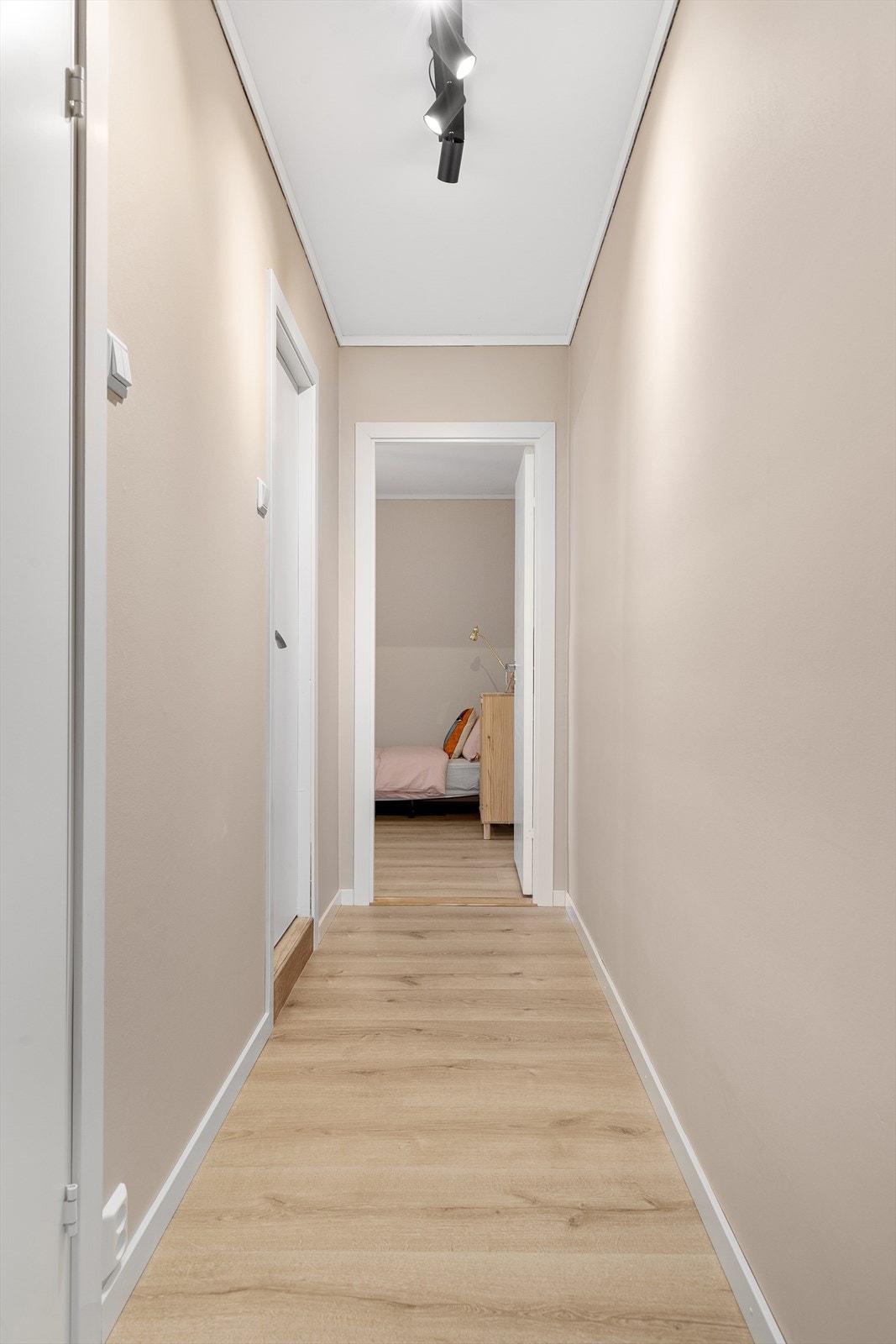 Gang med videre adkomst til soverom 2 Galleribilde