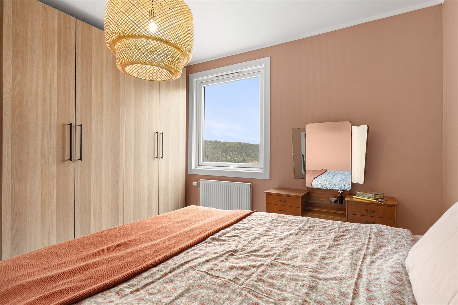 med god plass til garderobeskap Galleribilde