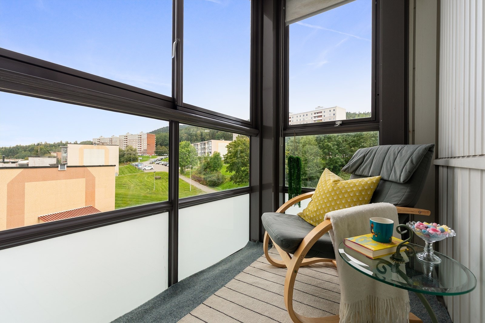 Her kan du nye utsikt og formiddag/noe ettermiddagssol Galleribilde