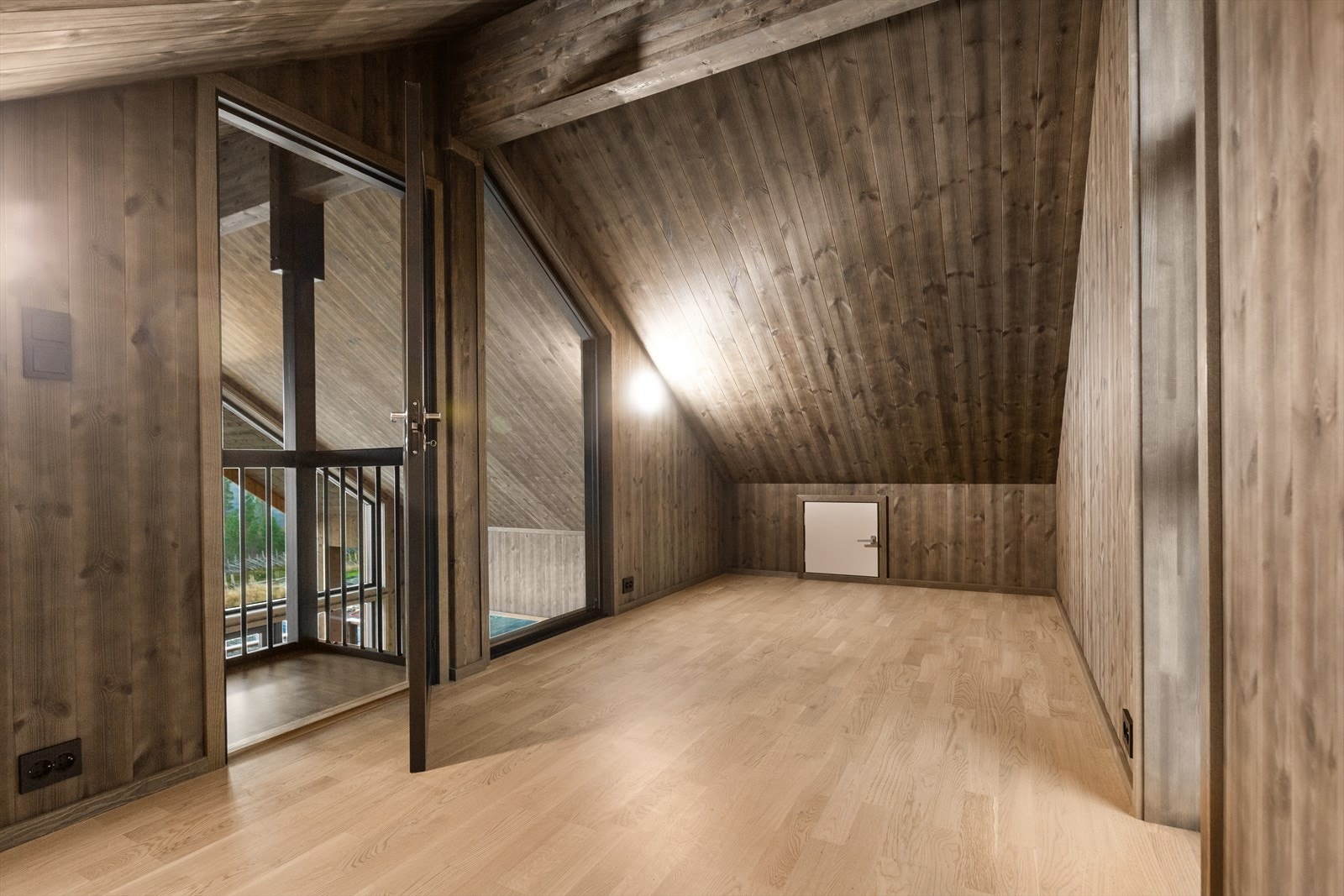 Ypperlig som TV-stue/oppholdsrom for de mindre, eller ekstra soveplasser. Galleribilde