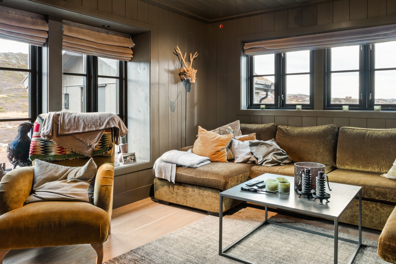 Soverom som er innredet som stue Galleribilde