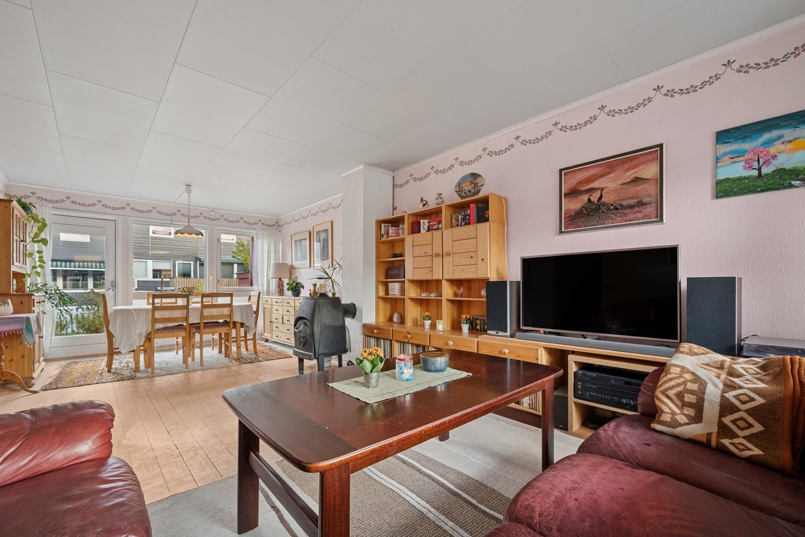 Stuen er boligens naturlige samlingspunkt. Galleribilde