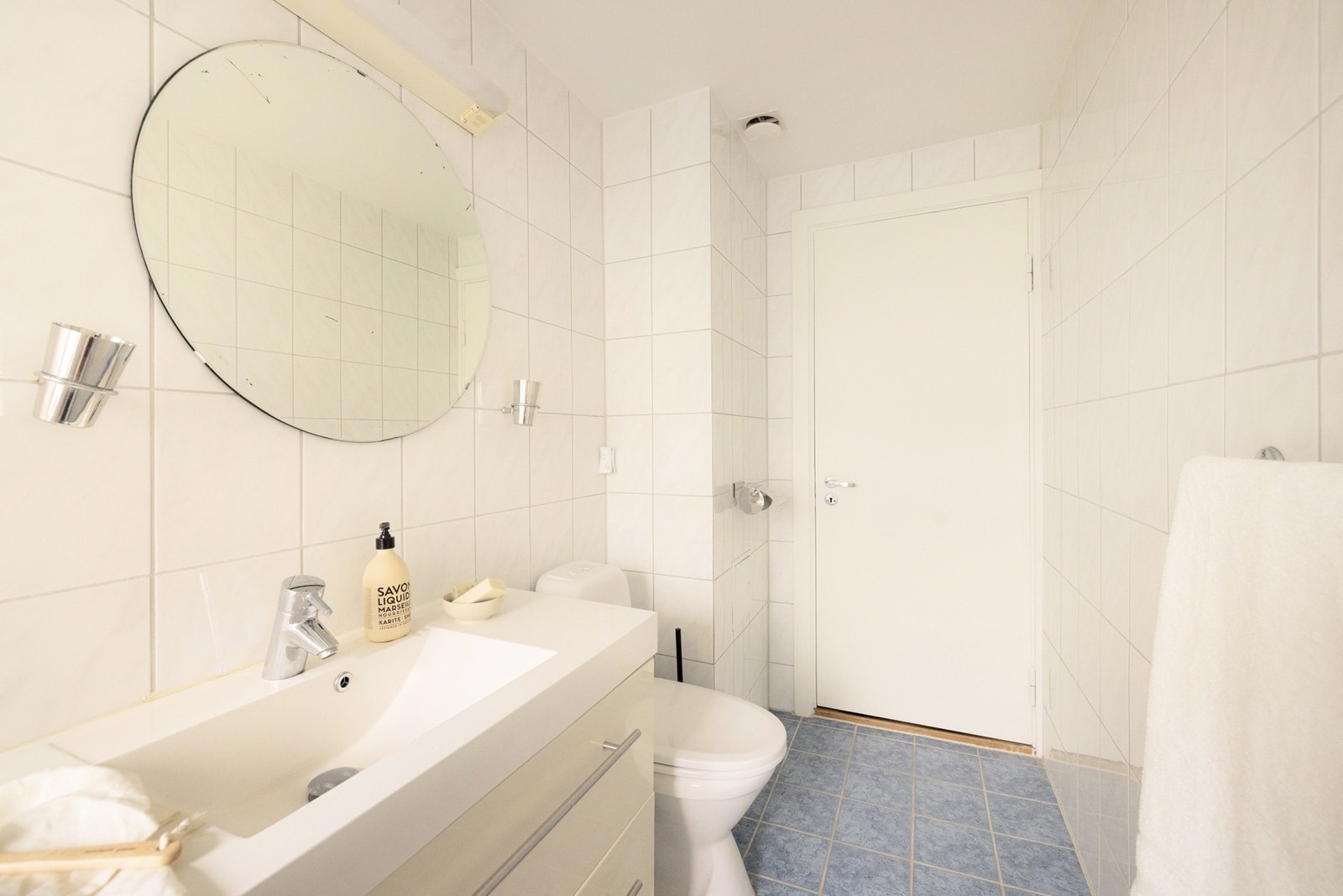 Det er installert elektriske varmekabler for behagelig gulvvarme året rundt. Galleribilde