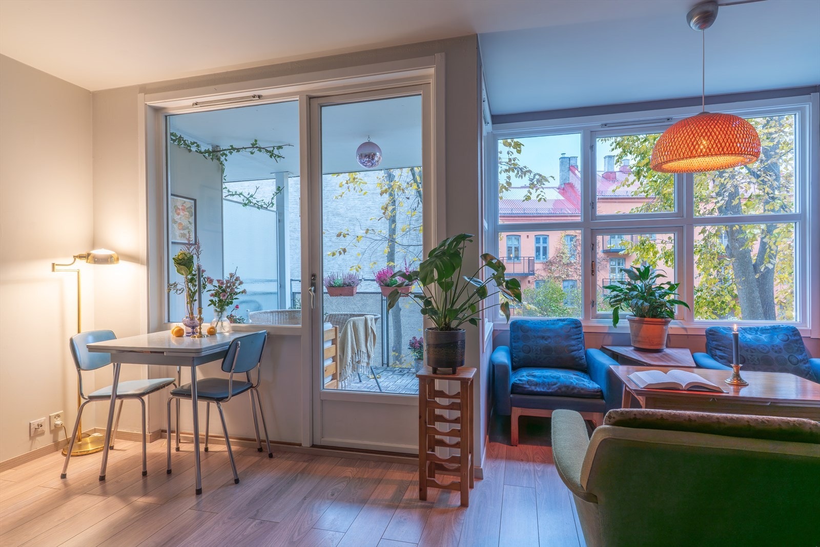 Balkongen er på ca. 6 m² og med utgang fra stue. Galleribilde