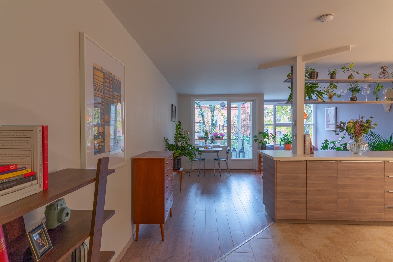 Leiligheten disponerer en bod på loft på ca. 1,6 m² og en i fellesareal utenfor leilighet på ca. 2,5 m². Galleribilde