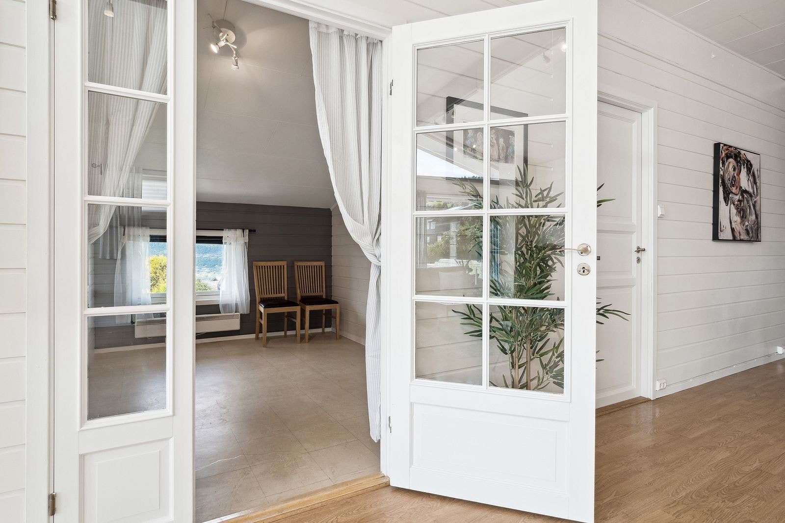 Inngang til soverom 3 fra stue Galleribilde