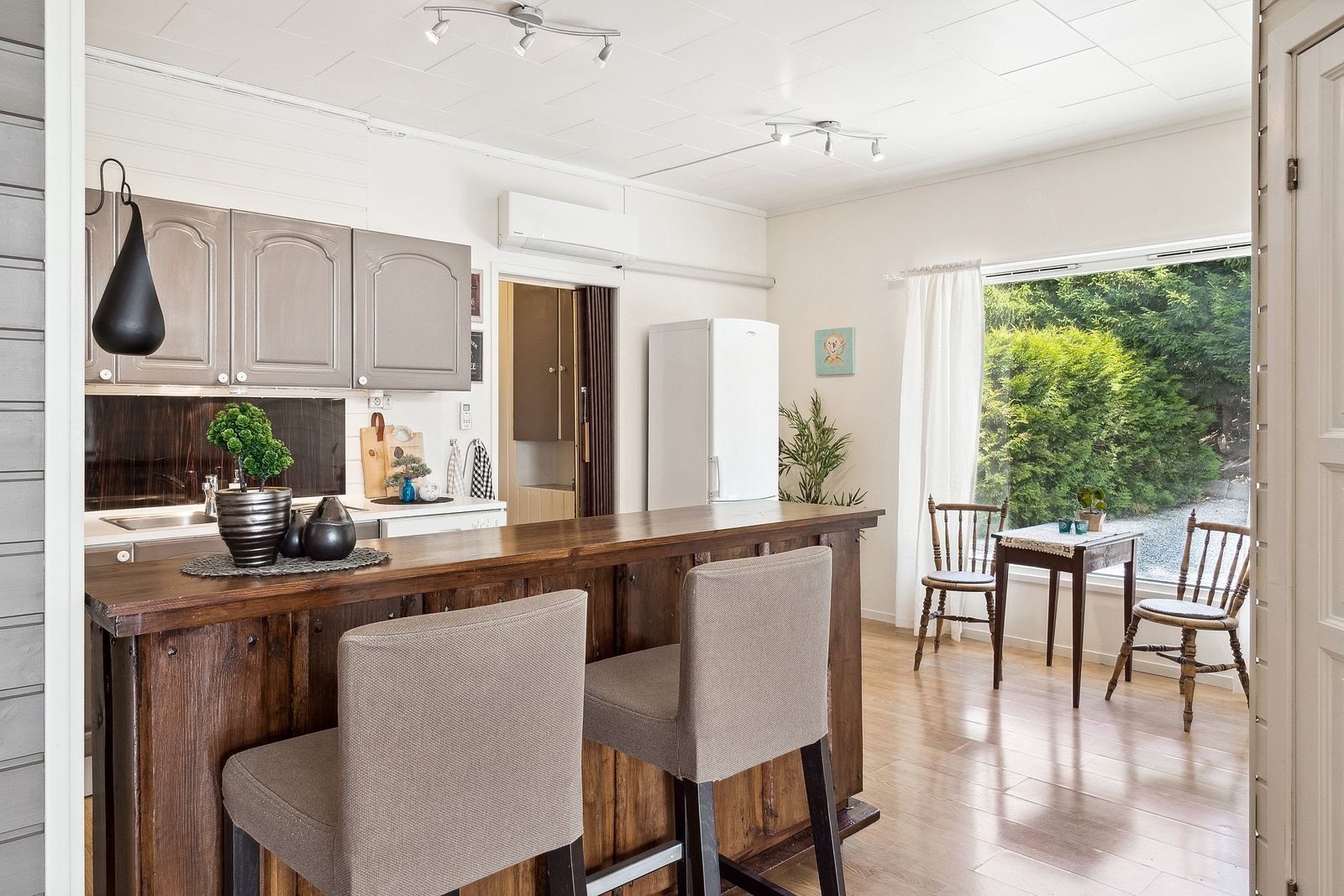 Bardisk, der man har mulighet til å servere gjestene Galleribilde