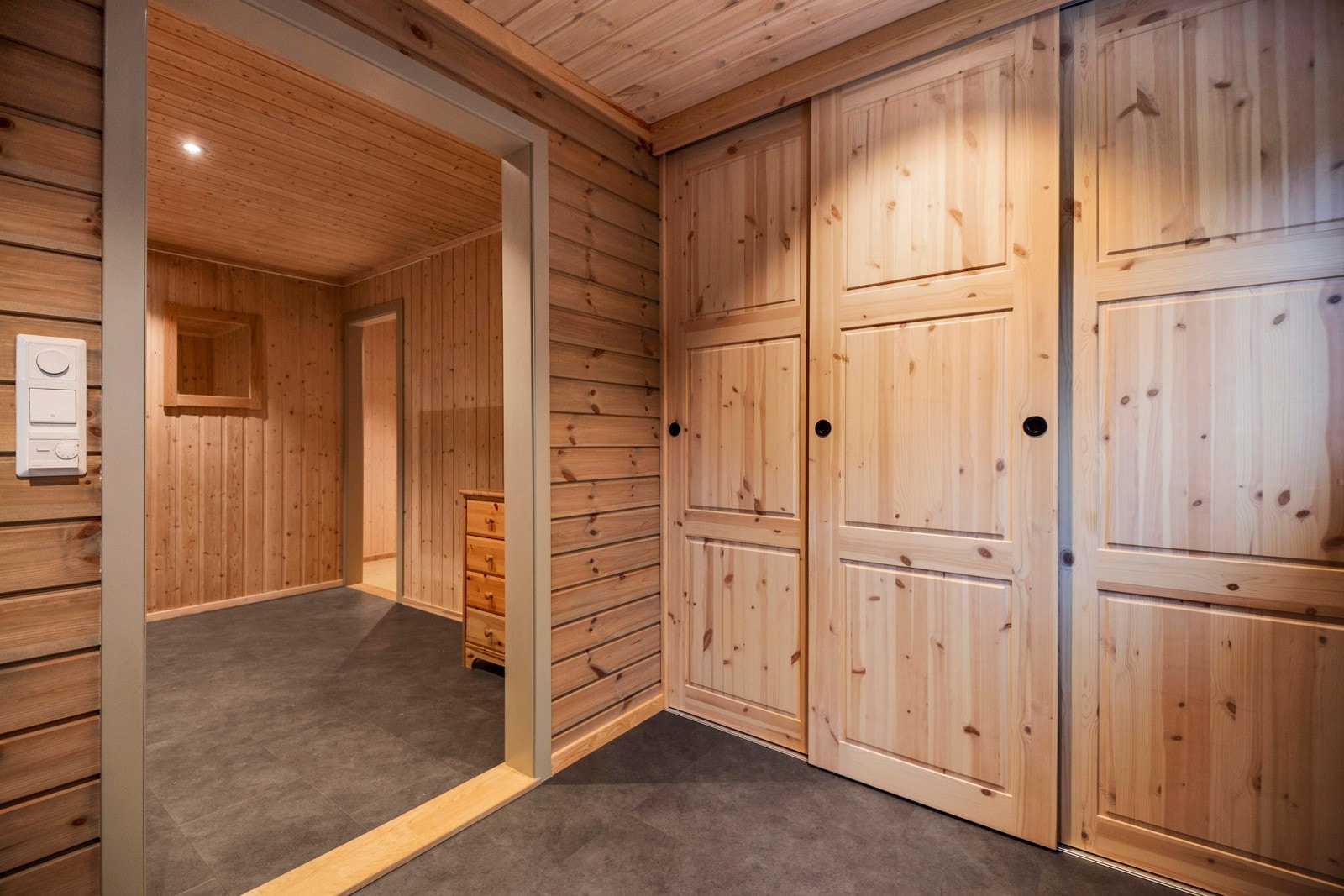 God plass til yttertøy og sko Galleribilde