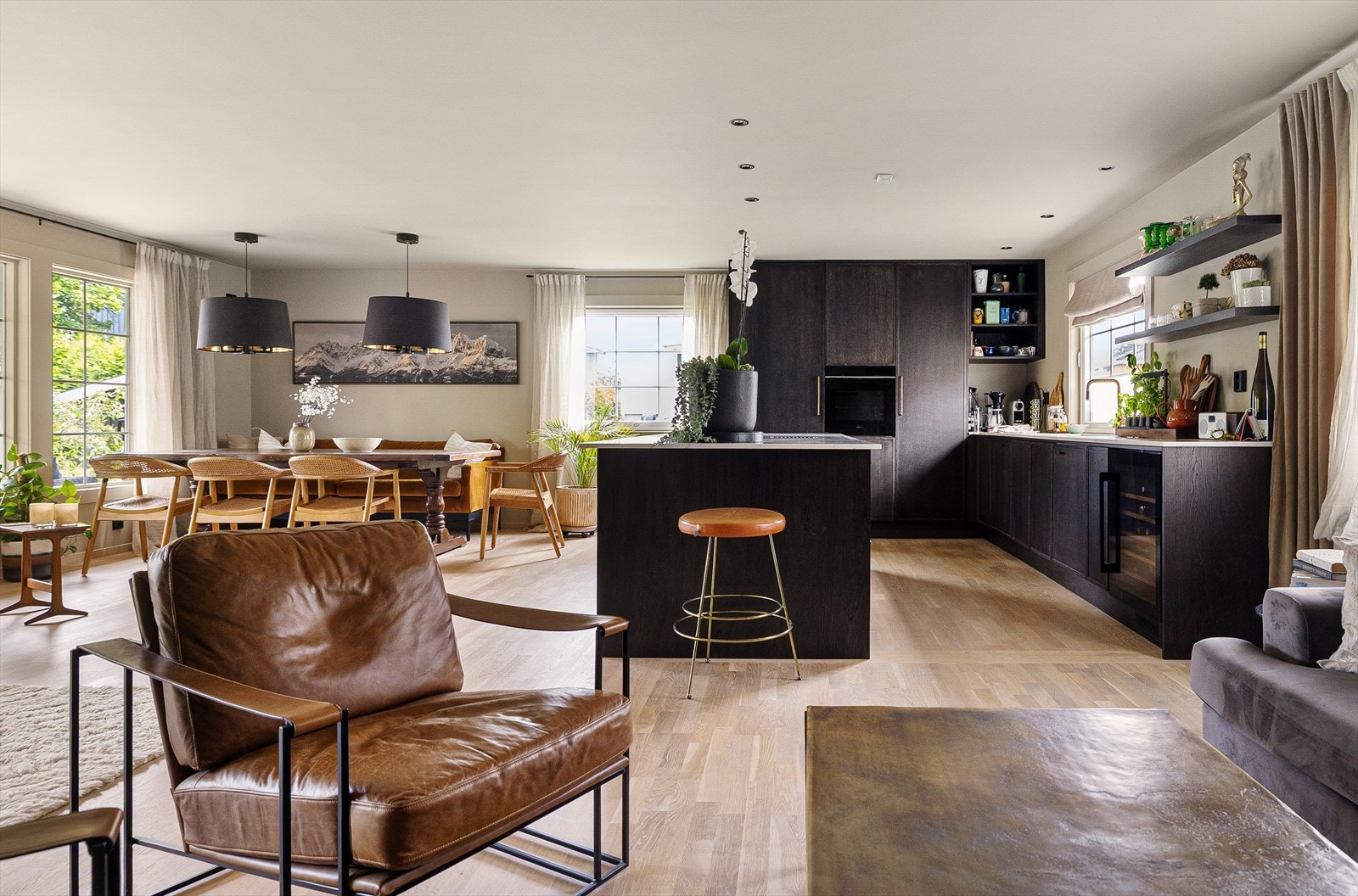 interior (15 of 64).jpg Galleribilde