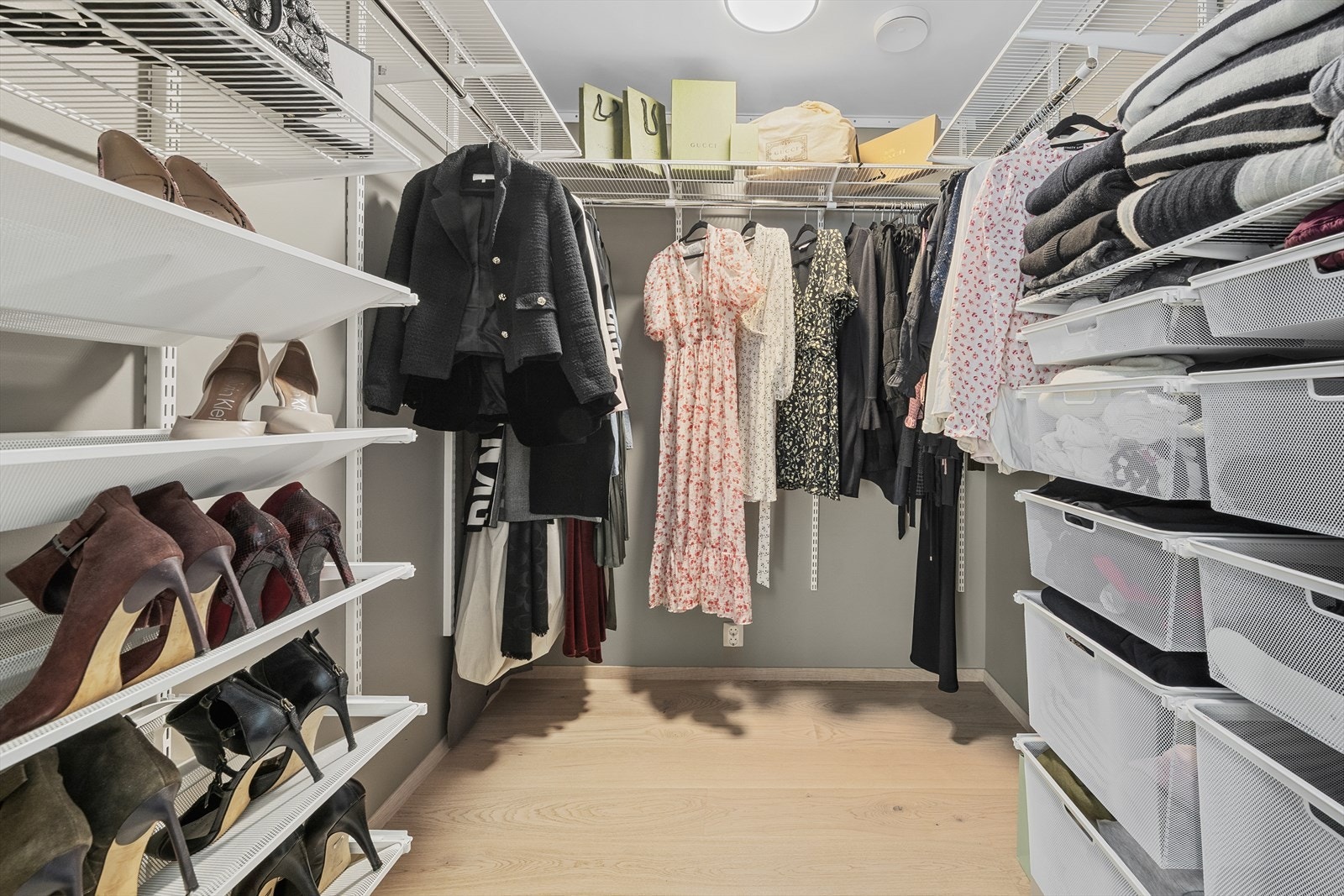 Walk-in closet Galleribilde