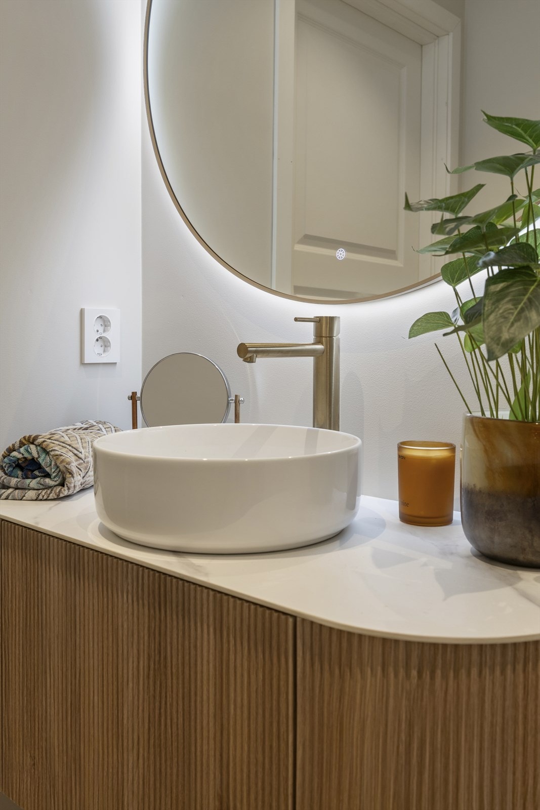 Lekre detaljer i messing. Galleribilde