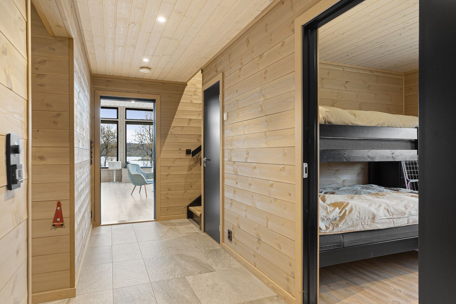 Flislagt gang/hall med varmekabler i gulvet Galleribilde