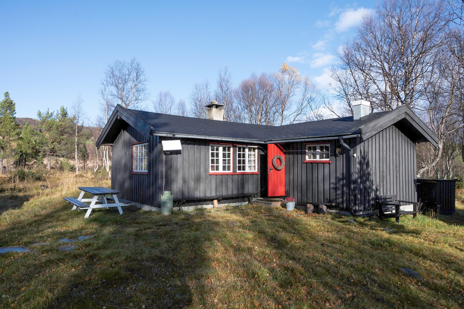 Stor eiet tomt på over 4 mål. Galleribilde