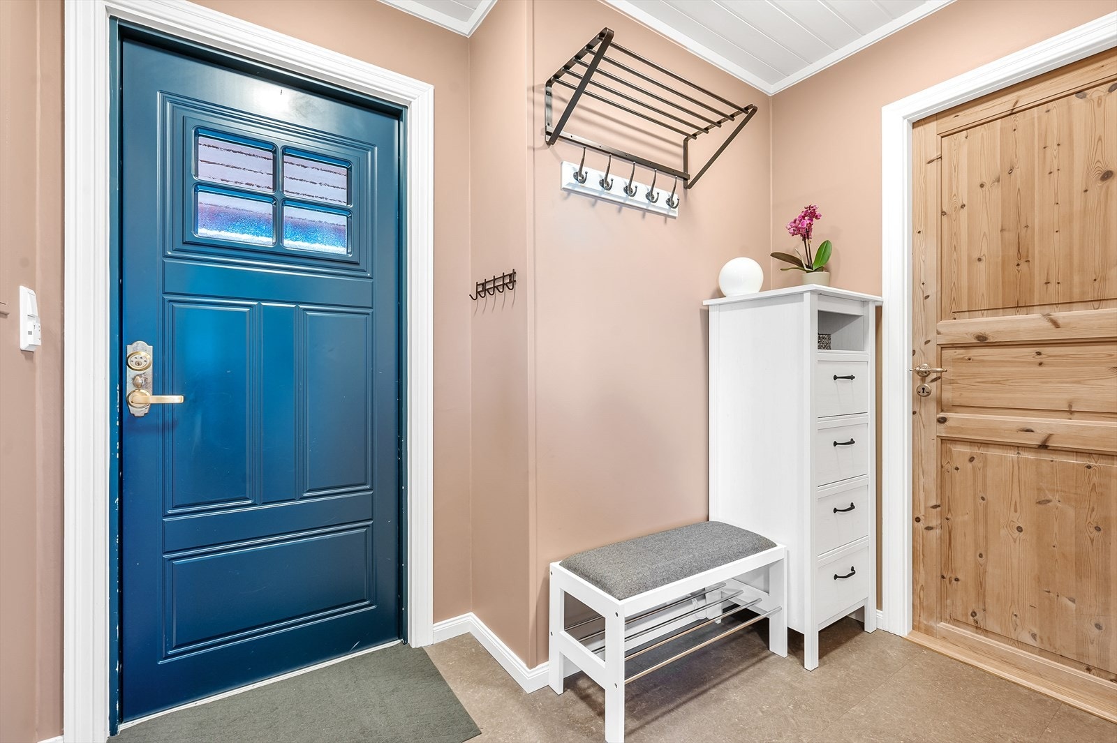 Entré. Galleribilde