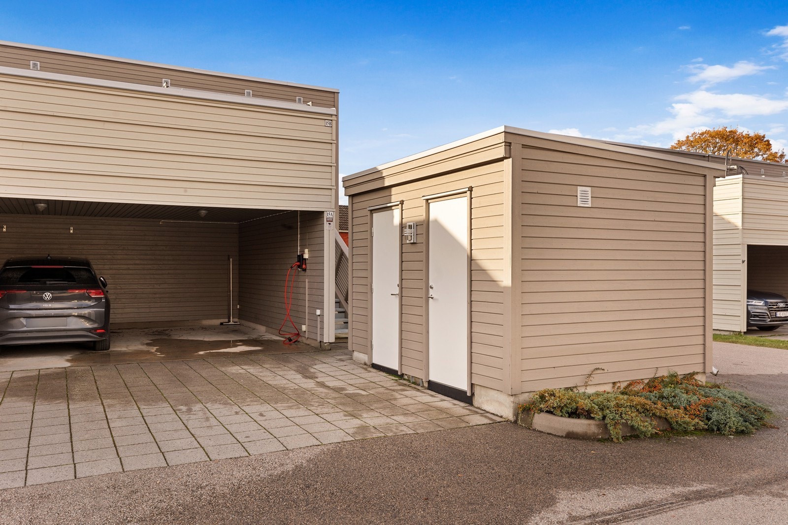 Det medfølger utvendig sportsbod og 1 plass i felles carport. Elbillader. Galleribilde