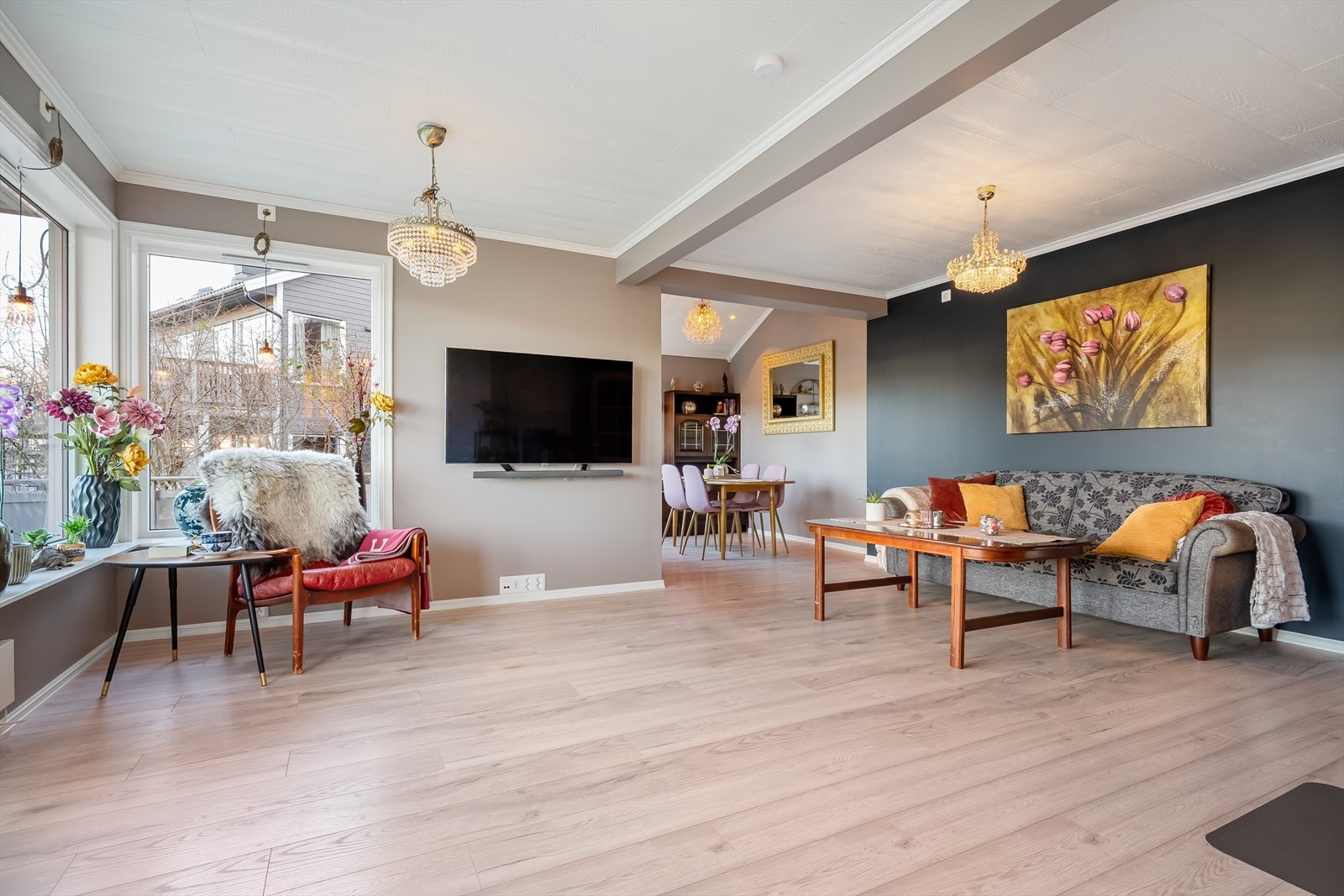 Den store stuen gir flere muligheter til å innrede på Galleribilde