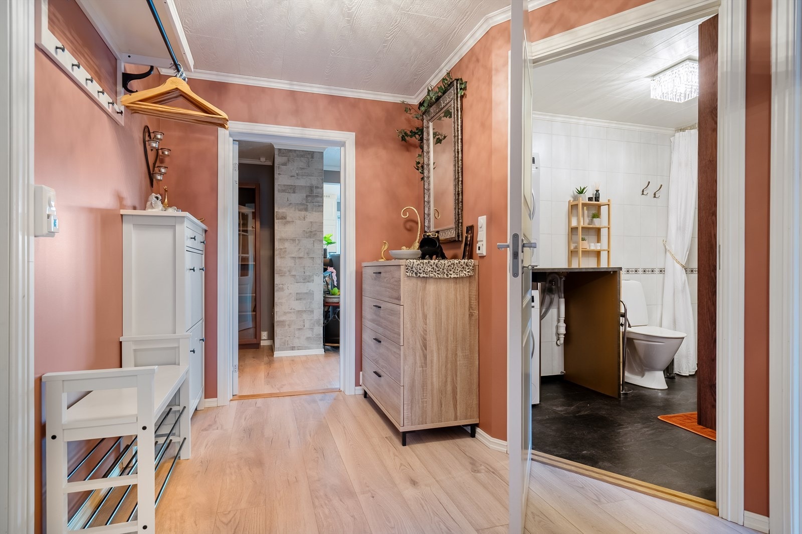 Entréen har direkte tilgang til badet Galleribilde