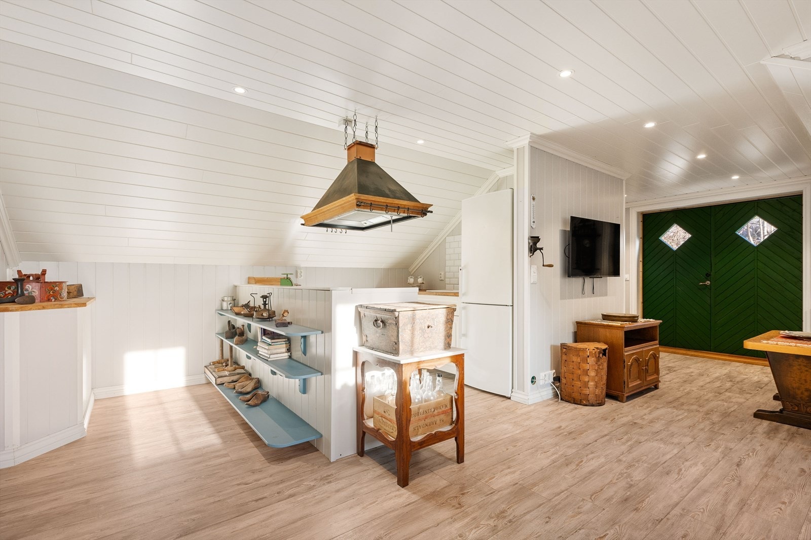 Innredet loft over garasjen. Dette er ikke godkjent som separat boenhet. Galleribilde