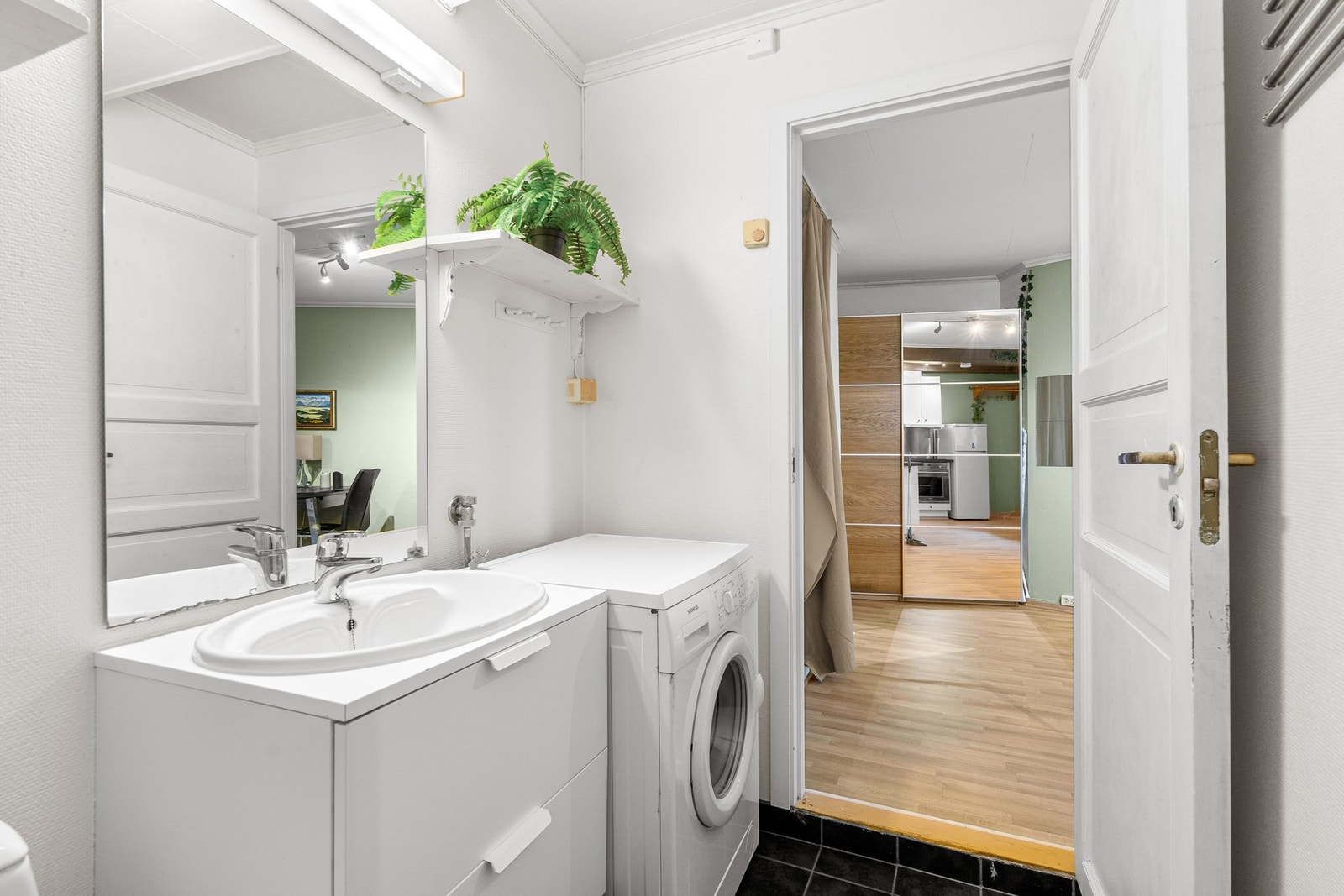 Behagelig gulvvarme på badet. Galleribilde