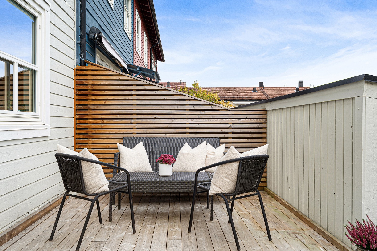 Det ble lagt ny terrasse i 2022. Galleribilde