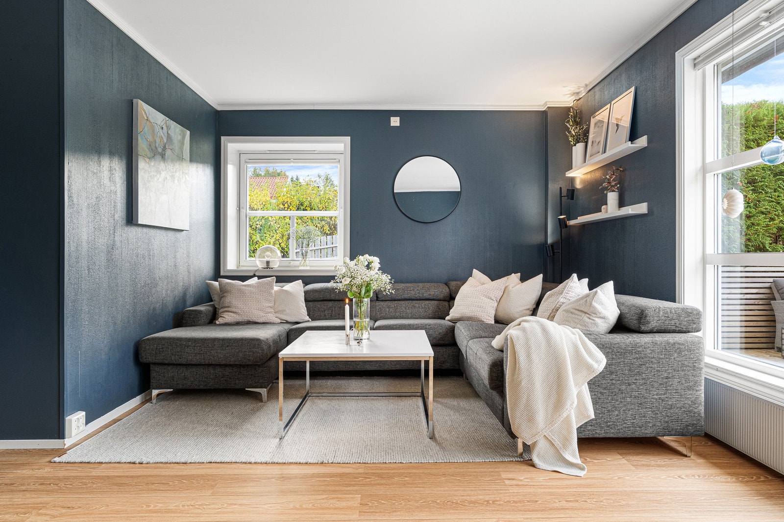 I 1. etasje finner entre, stue og kjøkken. Galleribilde