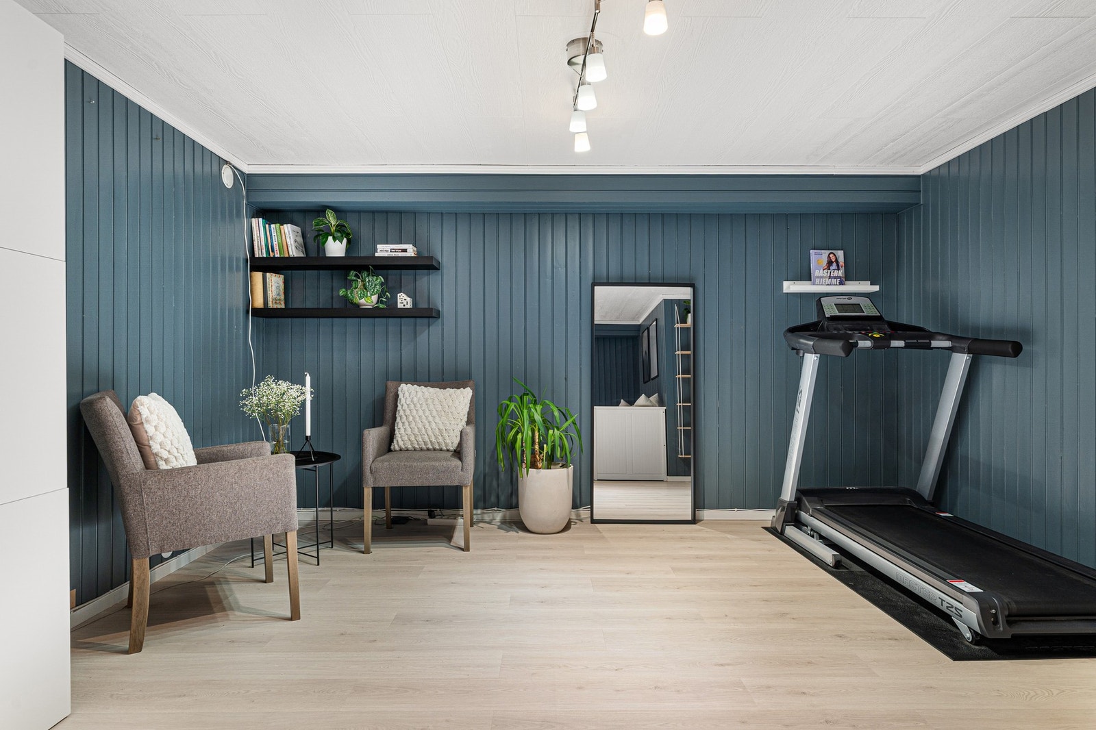 Rommet er på hele 21,6kvm og er derfor ypperlig som flerbruksrom. Galleribilde