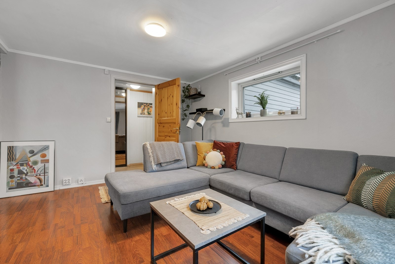 Stue og entre. Galleribilde