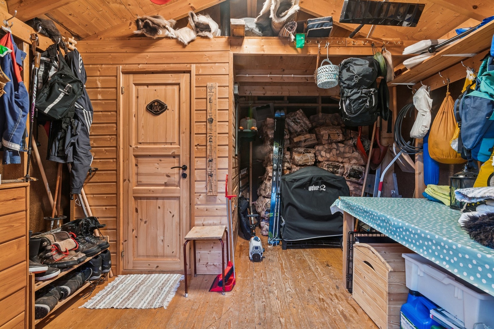 Utebod på ca. 15 m² med etablert WC. Galleribilde